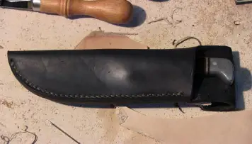 What are the Advantages of a Leather Knife Sheath